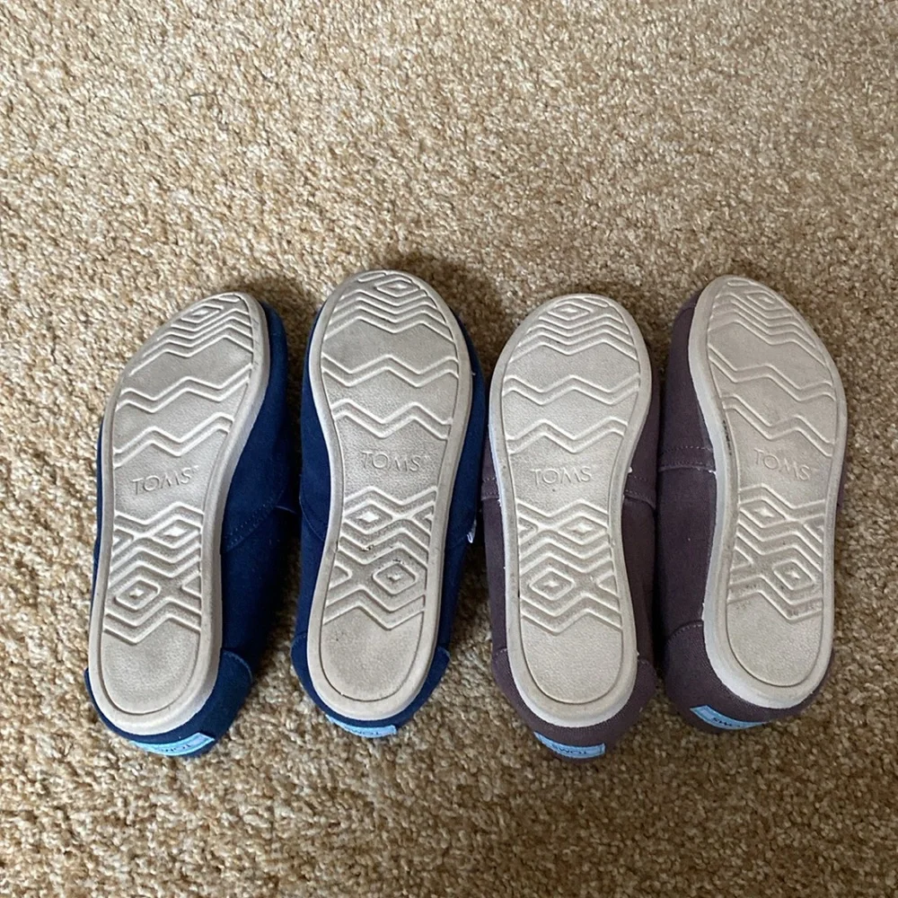 Tom’s slip on shoes. 2 pair, dark blue and dark brown. - Picture 7 of 9